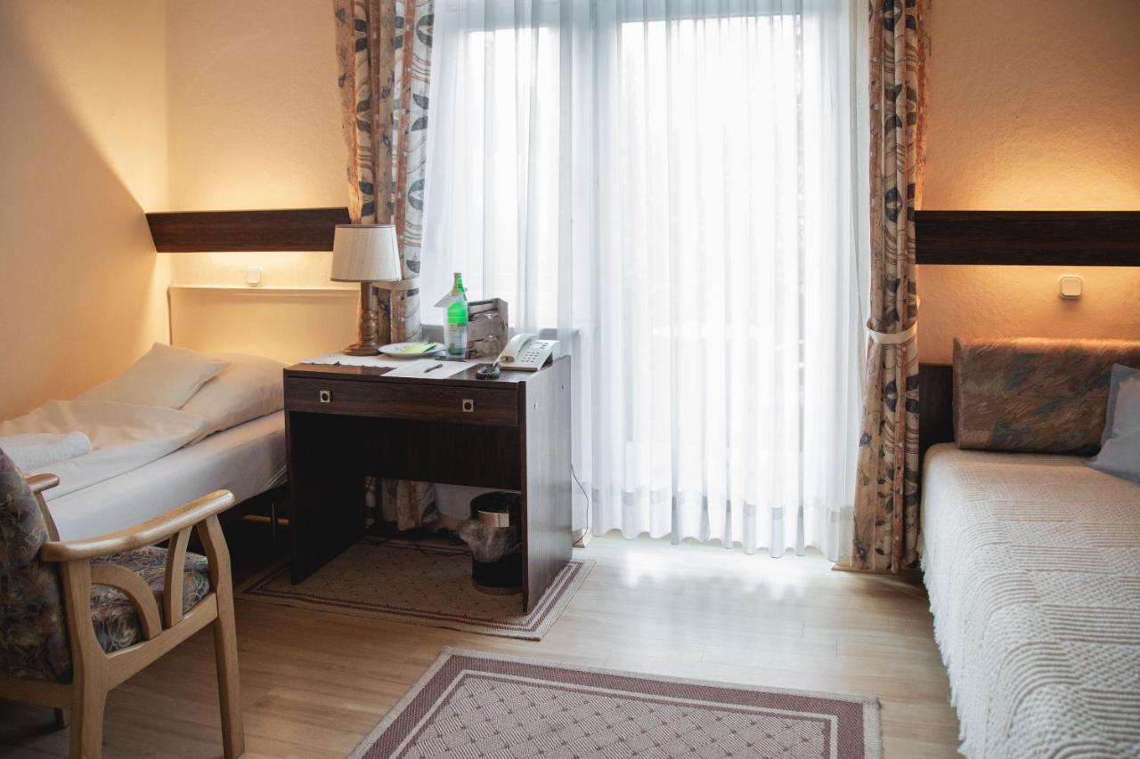 Haus Mecklenburg Hotel Pension Bad Salzuflen Bagian luar foto